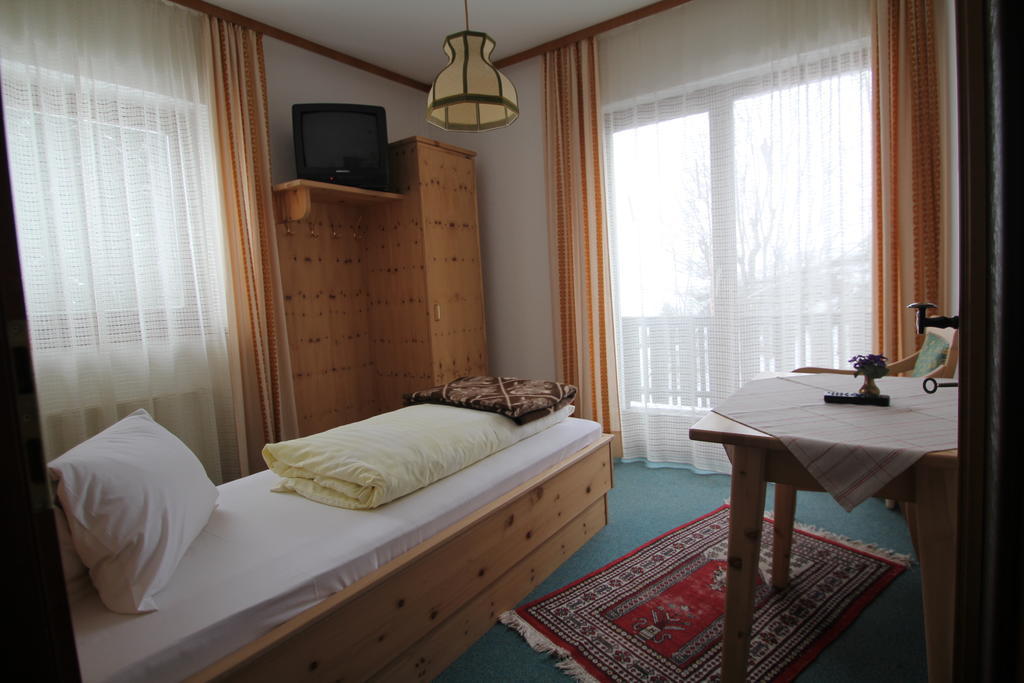 Pension Hubertushof beim Römerbad Bad Kleinkirchheim Ruang foto