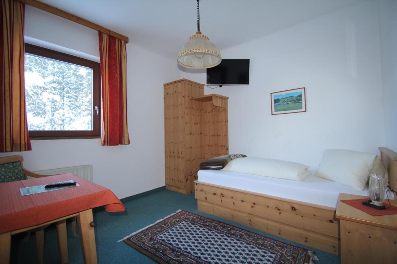 Pension Hubertushof beim Römerbad Bad Kleinkirchheim Bagian luar foto