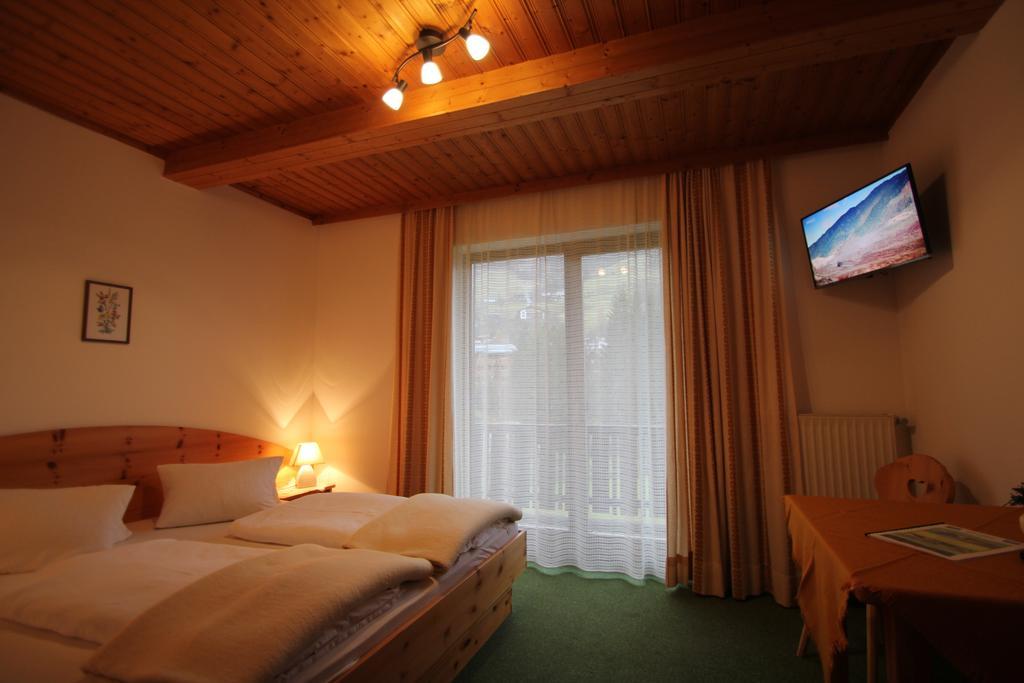 Pension Hubertushof beim Römerbad Bad Kleinkirchheim Bagian luar foto